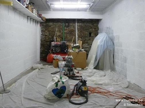 Traitement peinture étanche cuvelage mur humide cave